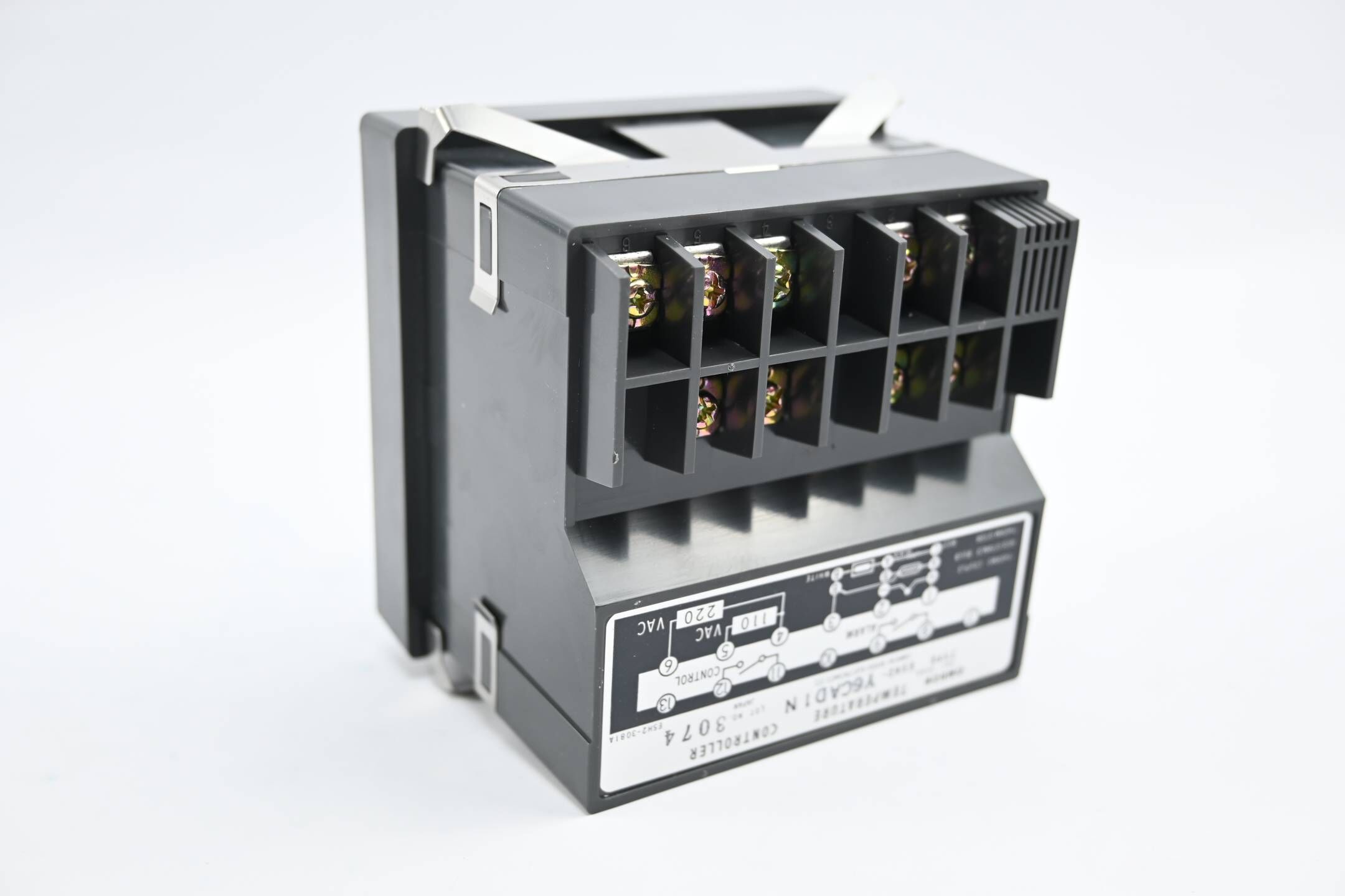 Omron Temperatur Controller 0-1200°C 110/220 VAC ( E5H2-Y6CA DIN )