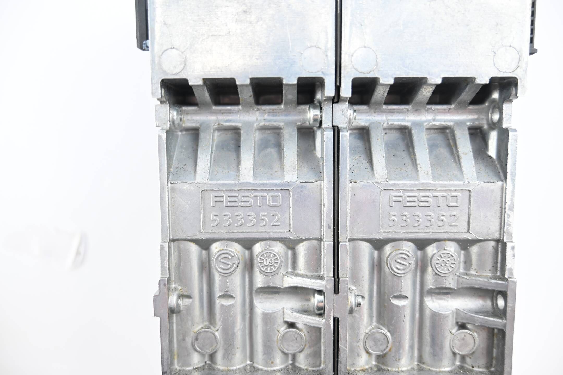 Festo 2 Stück VMPA1-FB-AP-4-1 ( 533352 ) inkl. VMPA1-FB-EMS-8 ( 533360 )