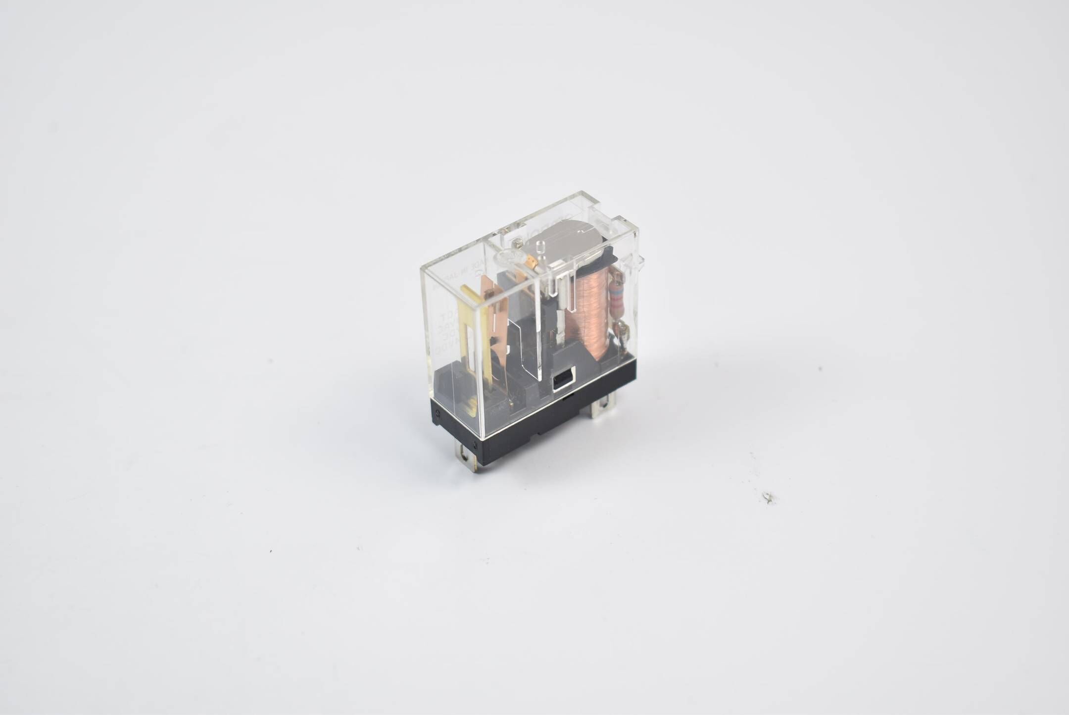 Omron 100 Stück Relay 24 VDC ( G2R-1A3-SN )
