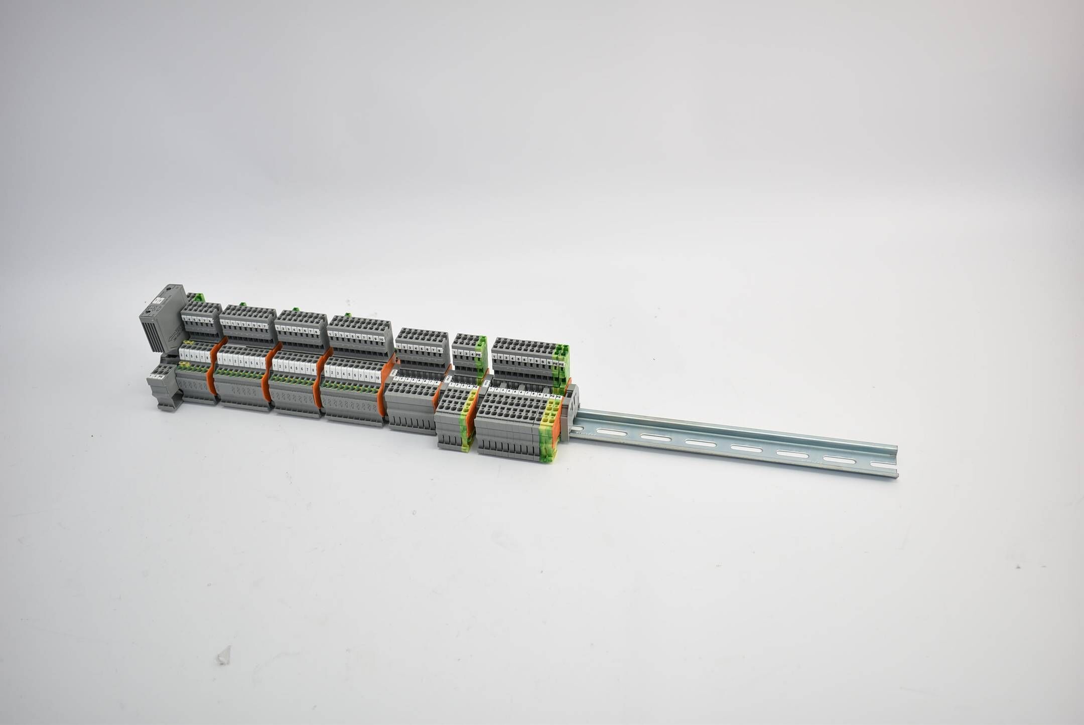 Wago Reihenklemmen inkl. Achsbox Schiene 8001-001/K012-6319/000-200