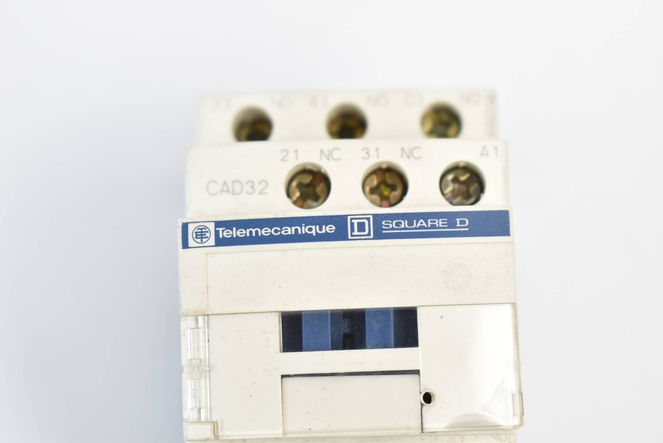 Telemecanique Hilfsschütz CAD32 inkl. LAD4RCU