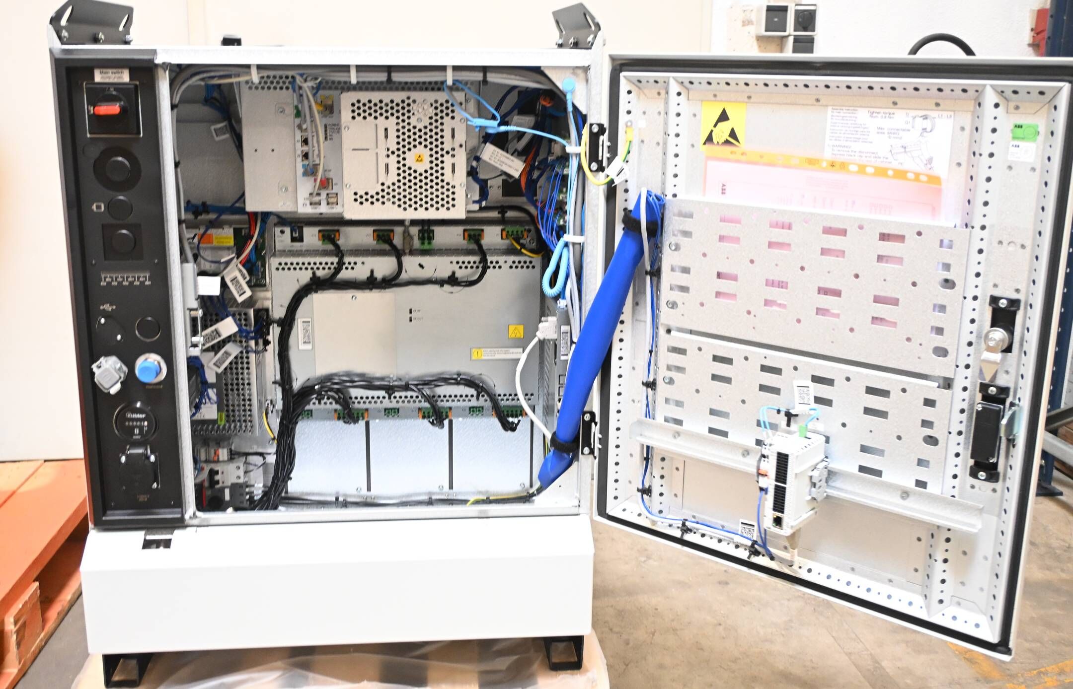 ABB IRB 2600 ( IRB 2600-12/1.85 ) inkl. IRC5 Single + Bedienpanel DSQC3120