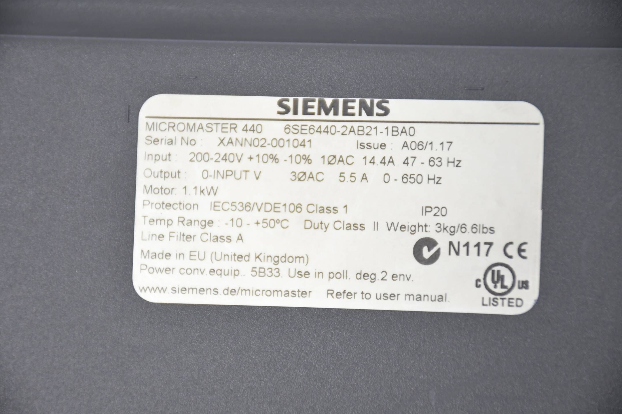 Siemens Micromaster 6SE6440-2AB21-1BA0 Inkl. 6SE6 400-3CC02-6BB0 Ver. A06/1.17