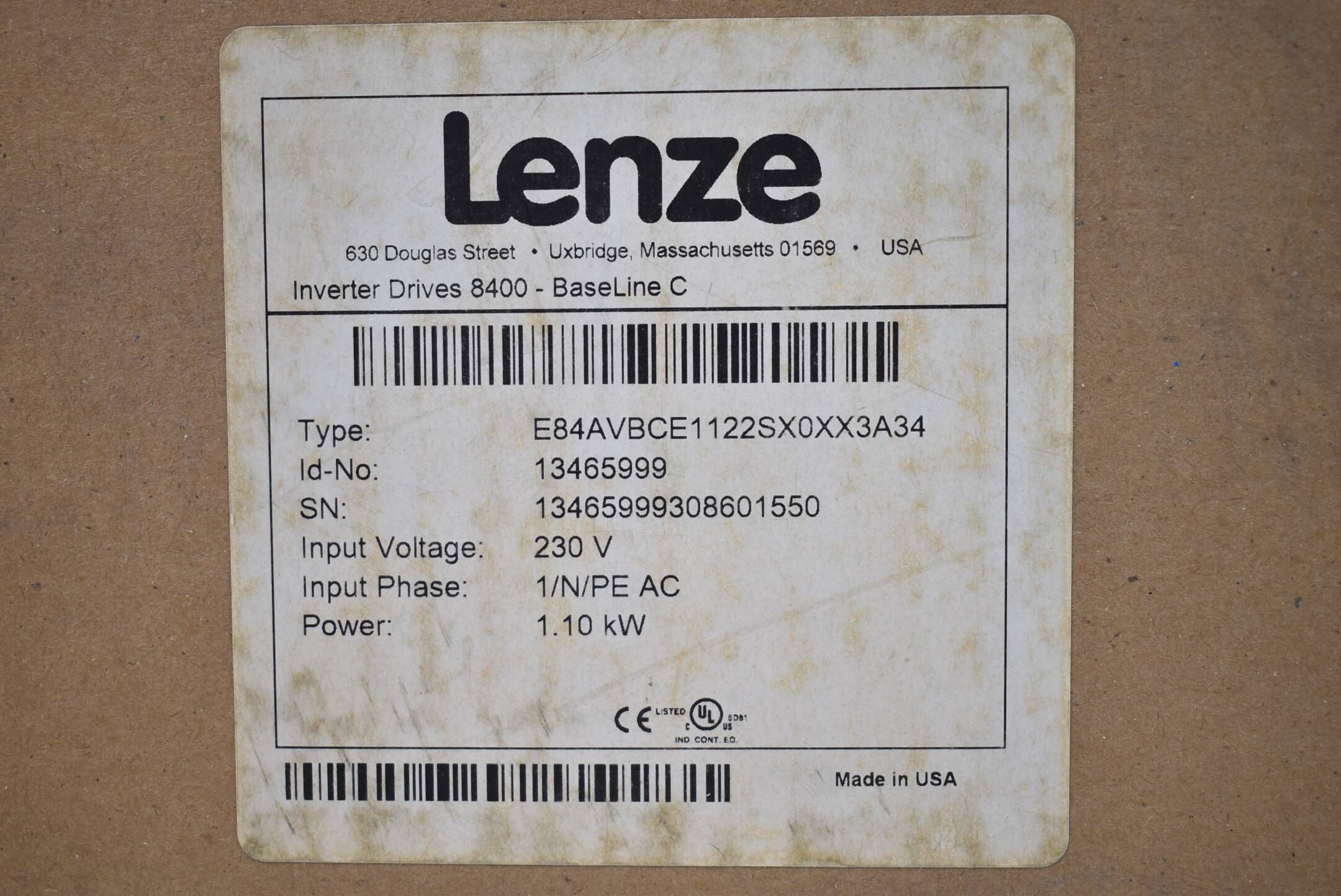 Lenze Inverter Drives 8400 BaseLine C E84AVBCE1122SX0XX3A34 ( 1,10kW )