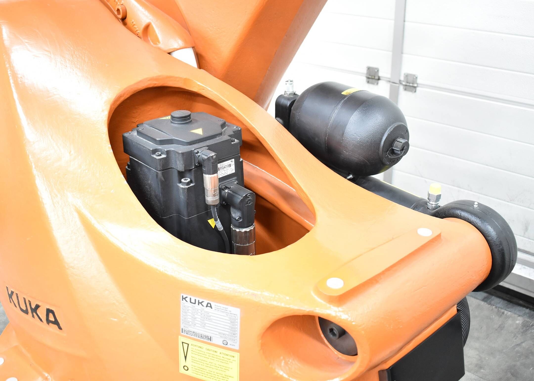 Kuka Roboter KR 470-2 PA + Schaltschrank KR C4 + Bedienpanel 00-168-334