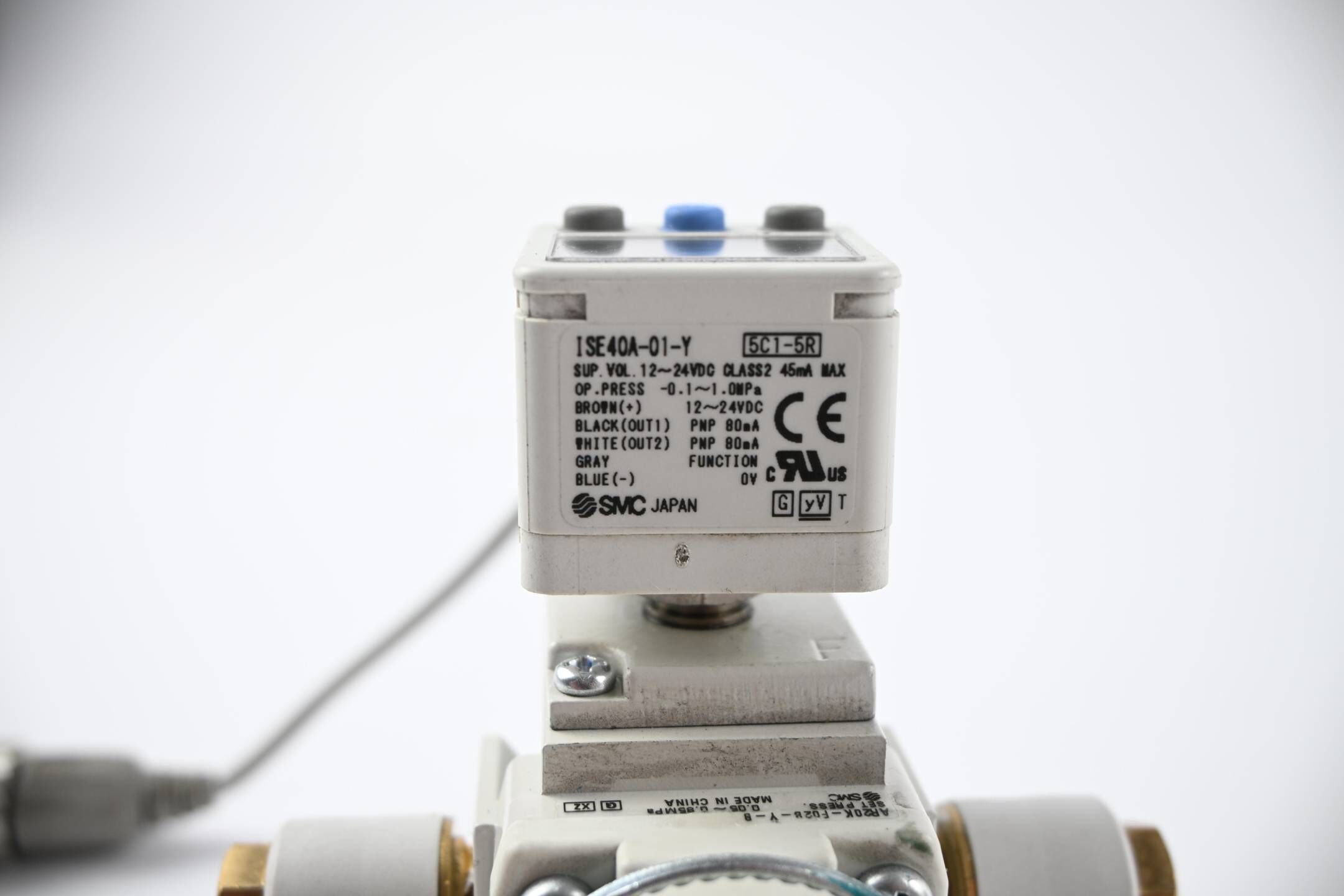 SMC Druckregler AR20K-F02B-Y-B inkl. Druckschalter ISE40A-01-Y