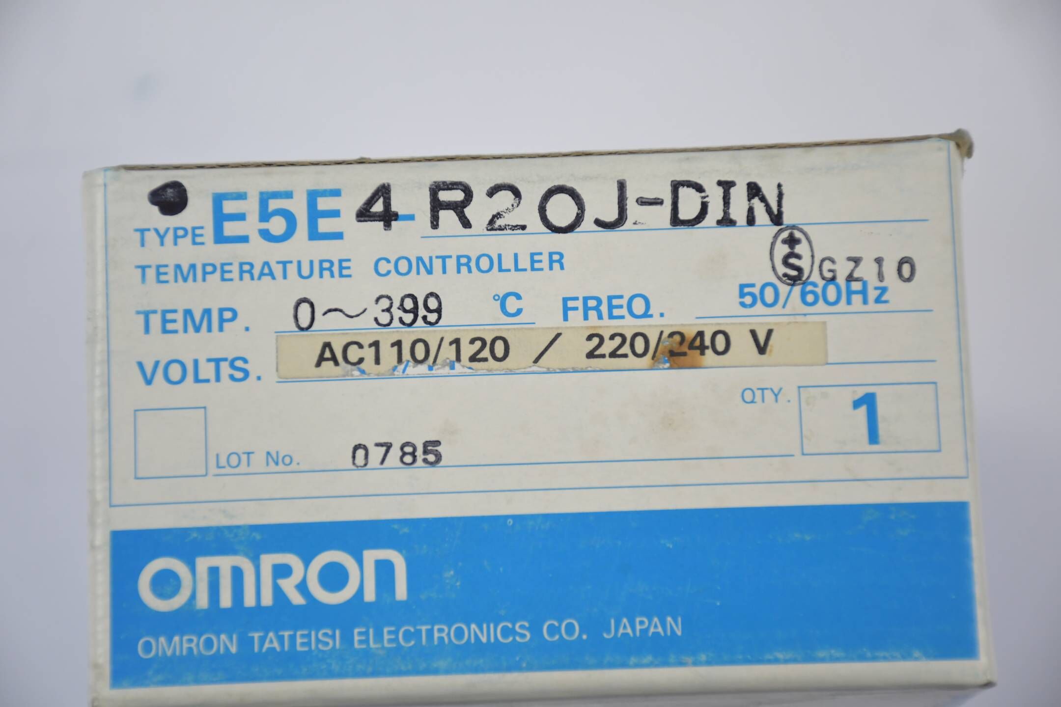 Omron Temperatur Controller 0~399°C / AC110/120 / 220/240V ( E5E4-R20J-DIN )