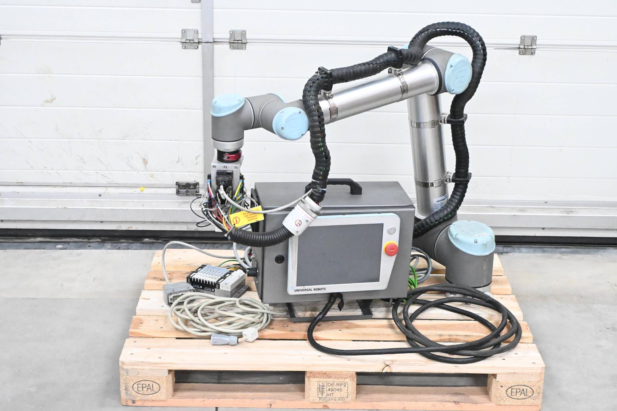 Universal Robots Industrieroboter UR10 inkl. Steuerung UR10 ( CB31UR10 ) + Panel