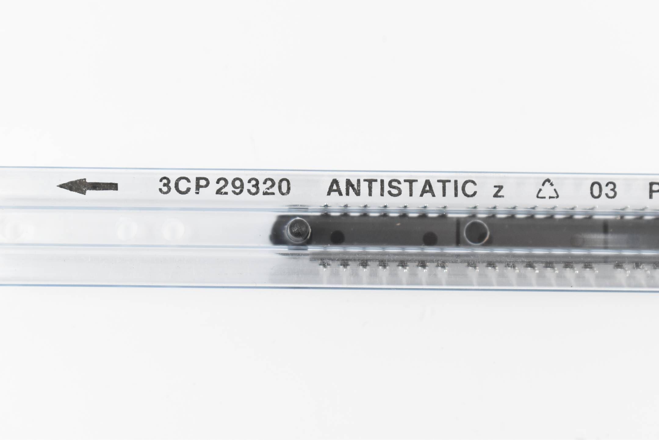 STMicroelectronics Schaltkreis HCF4011BE ( 3CP29320 ) VE 25 Stück