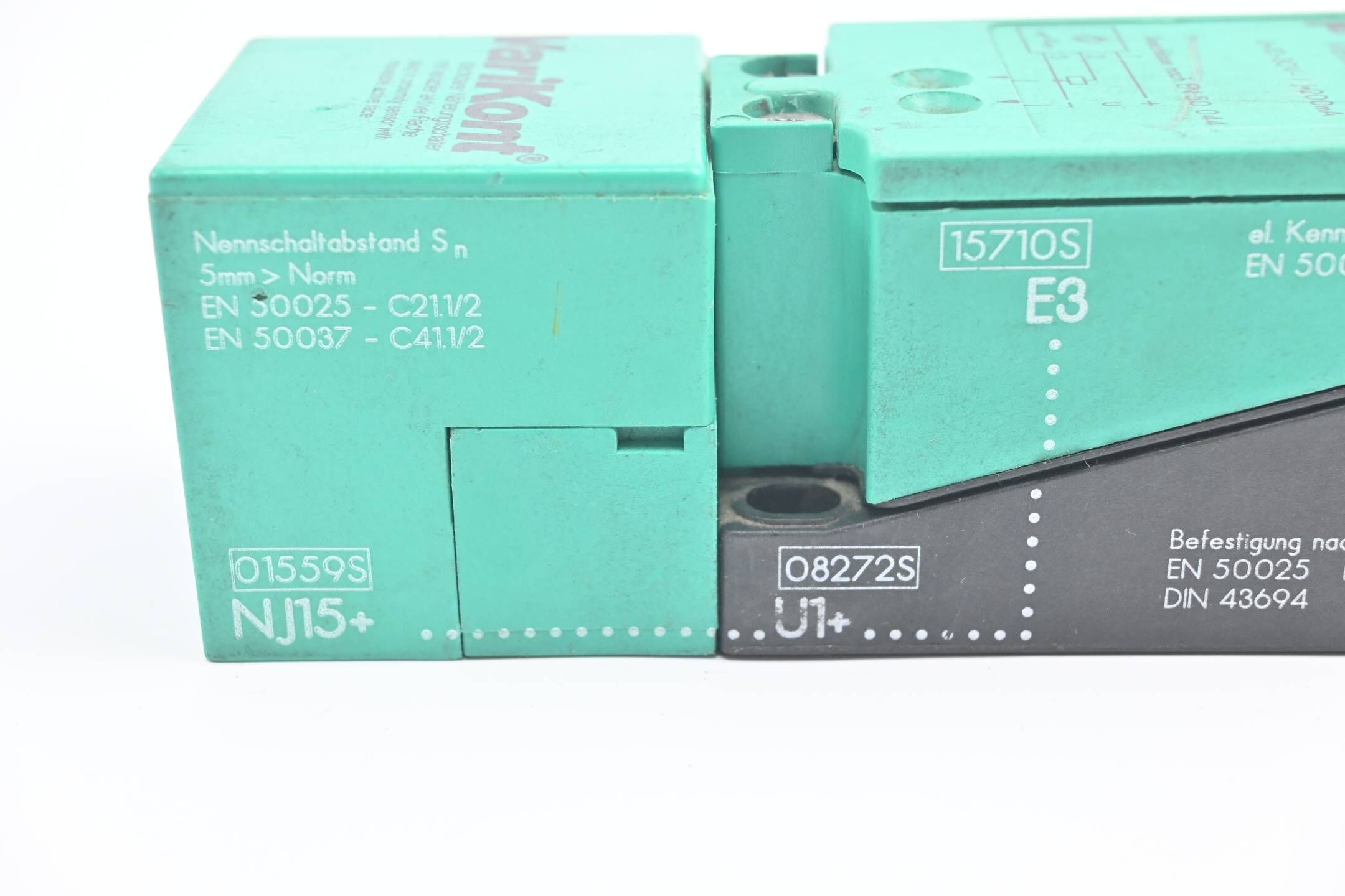 Pepperl+Fuchs Näherungsschalter NJ15+U1+E3 ( 01559S + 08272S + 15710S )