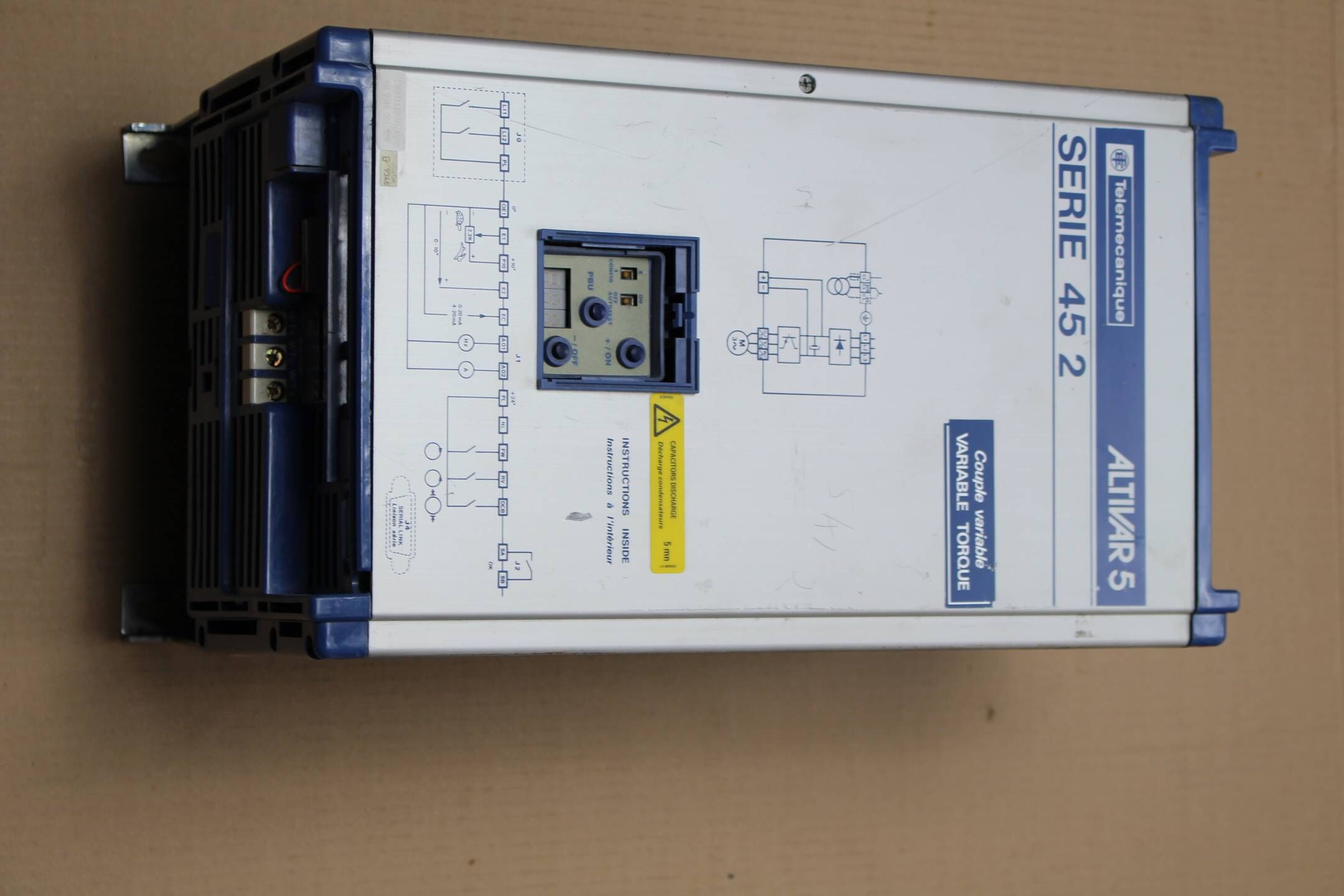 Telemecanique ATV452VD11 Frequenzumrichter ( Frequency converter )