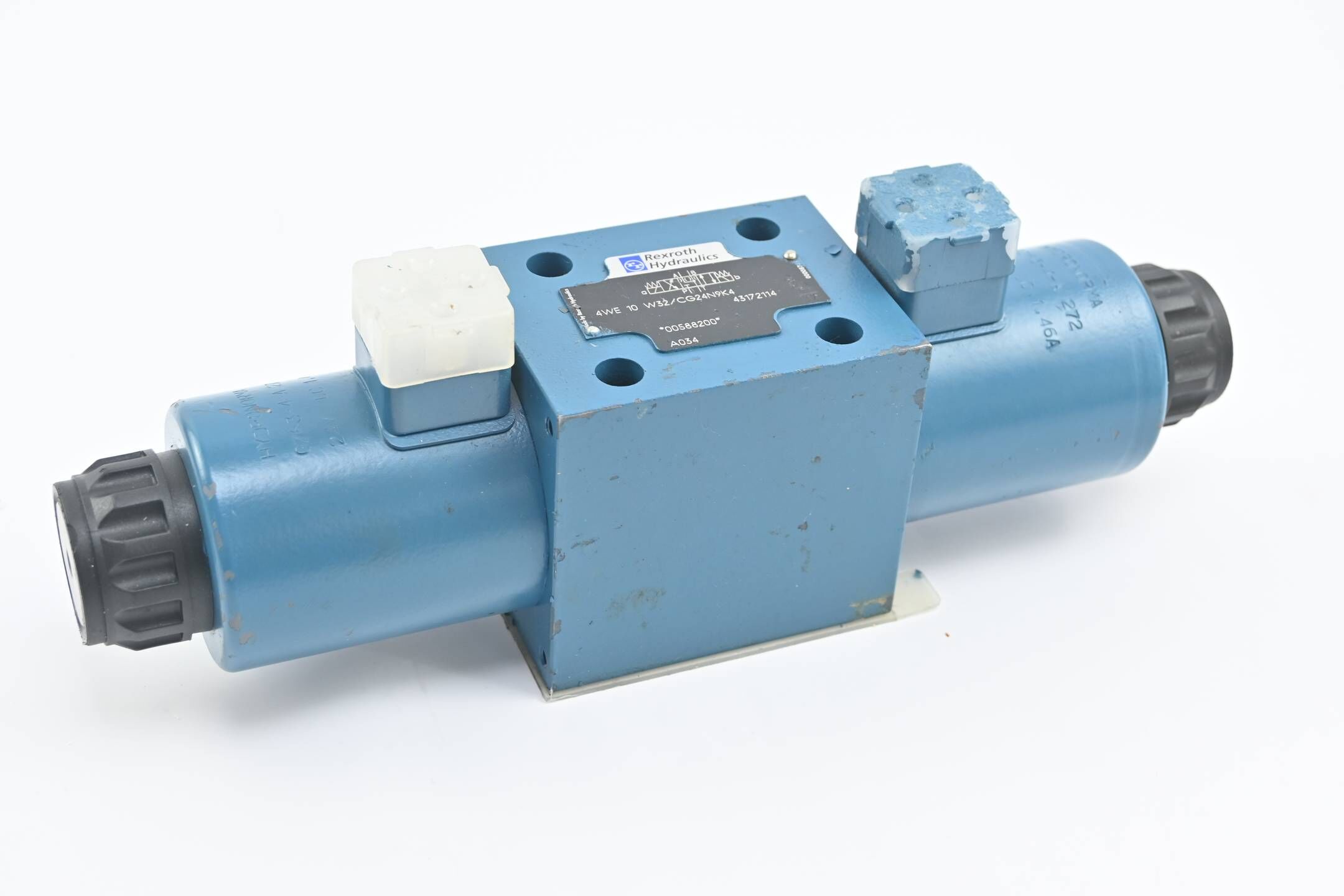 Rexroth Hydraulics Wegeschieberventil 4WE10W32/CG24N9K4 ( R900588200 )