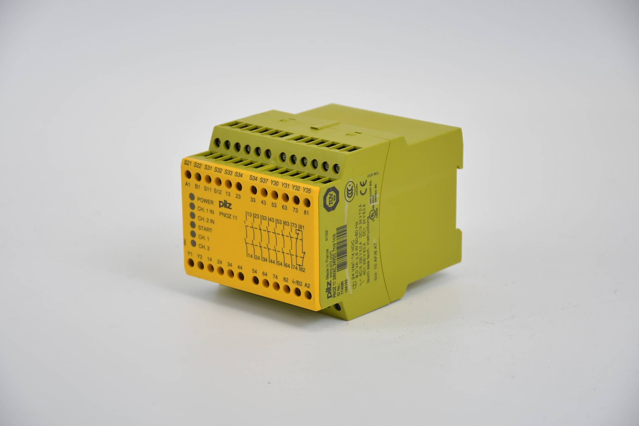 Pilz Sicherheitsschaltgerät PNOZ 11 24VAC 24VDC 7n/o 1n/c ( 774080 )