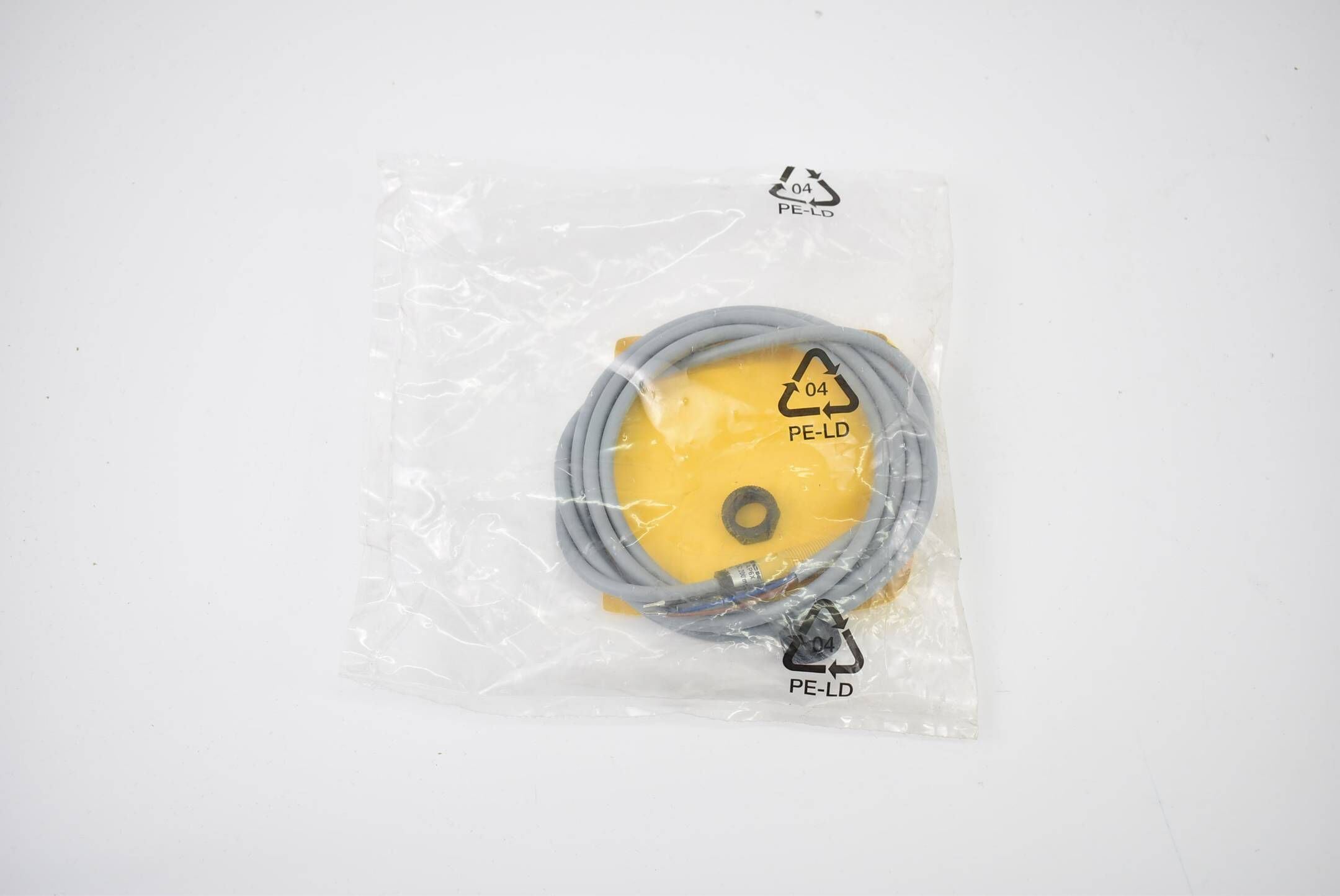 Turck induktiver Sensor 10-30VDC 20mA 2mm Bi2-S12-AP6X ( 46530 )