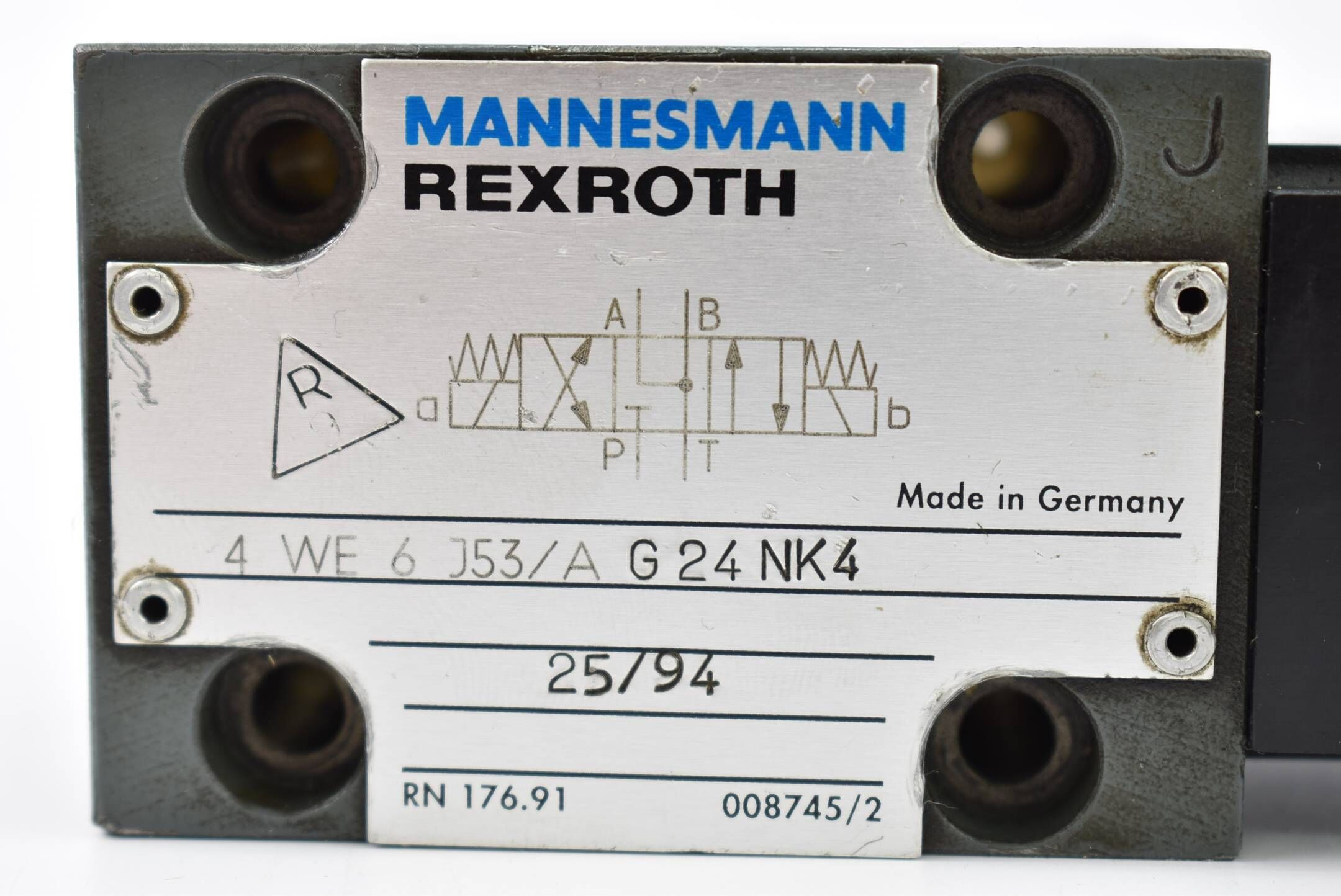 Mannesmann Rexroth Hydraulik Ventil 4WE6J53/AG24NK4