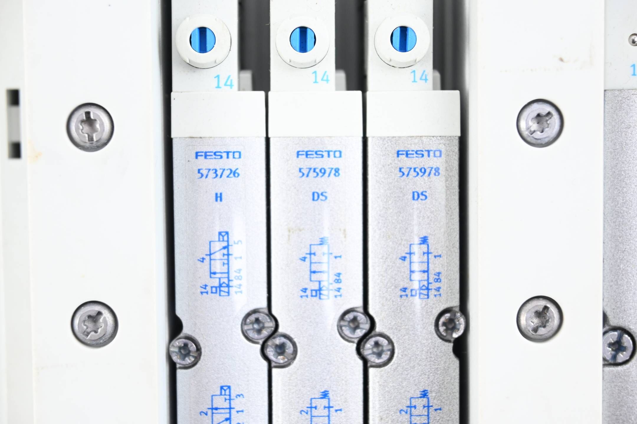 Festo Ventilinsel bestehend aus 575667 + 573726 + 575978 + 568657 + 569926