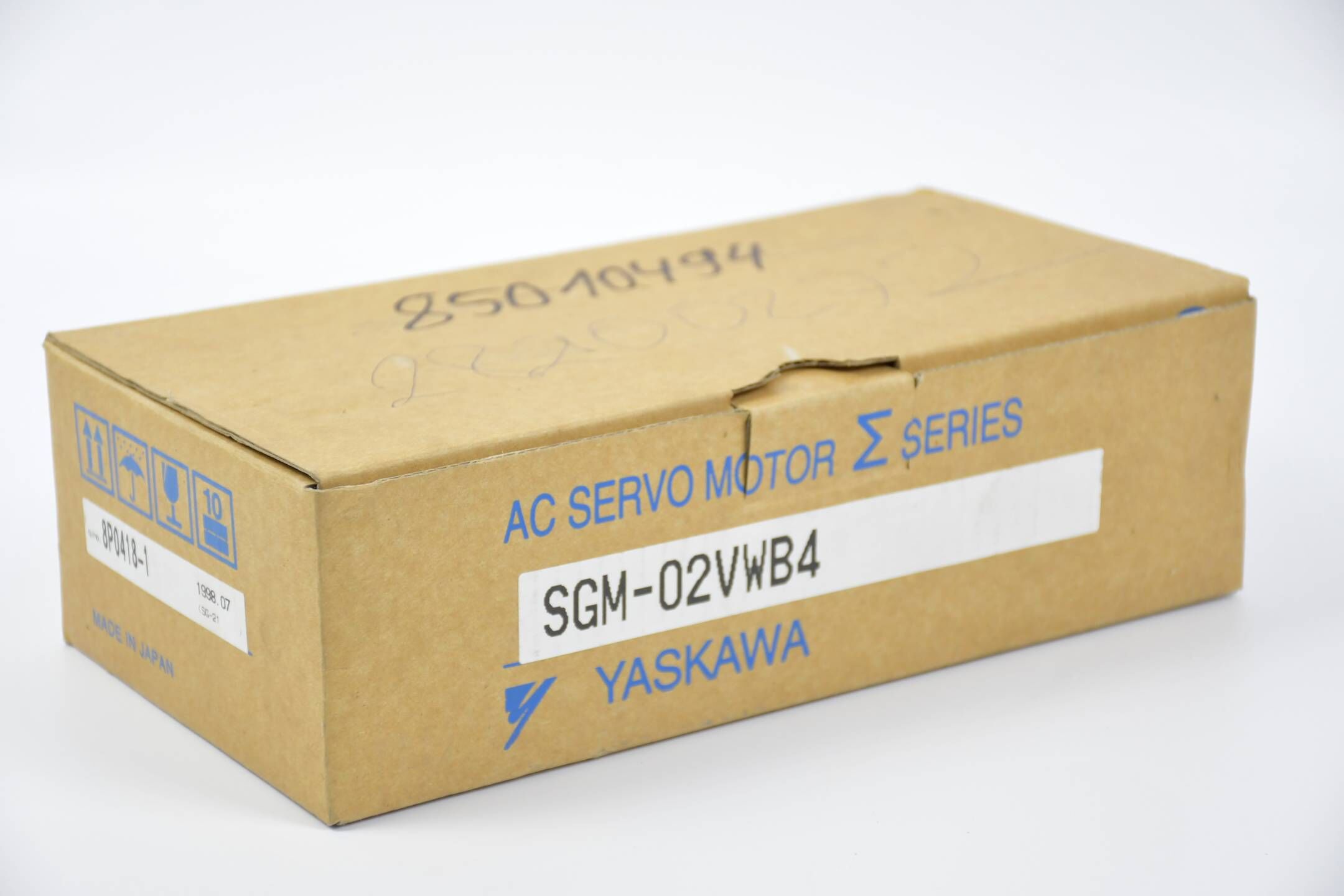 Yaskawa AC Servo Motor SGM-02VWB4