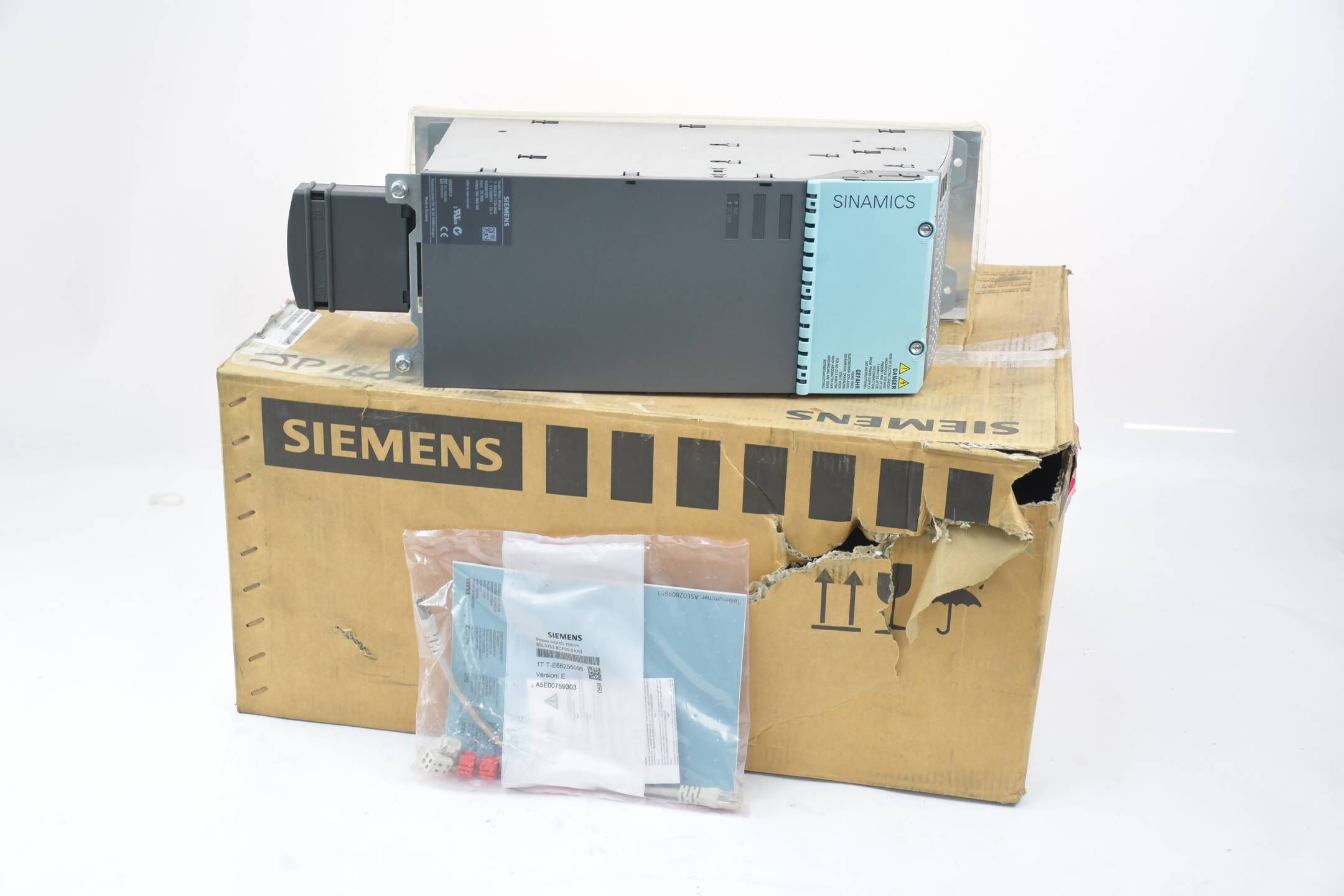Siemens Sinamics S120 6SL3126-1TE26-0AA3 ( 6SL3 126-1TE26-0AA3 ) E. C