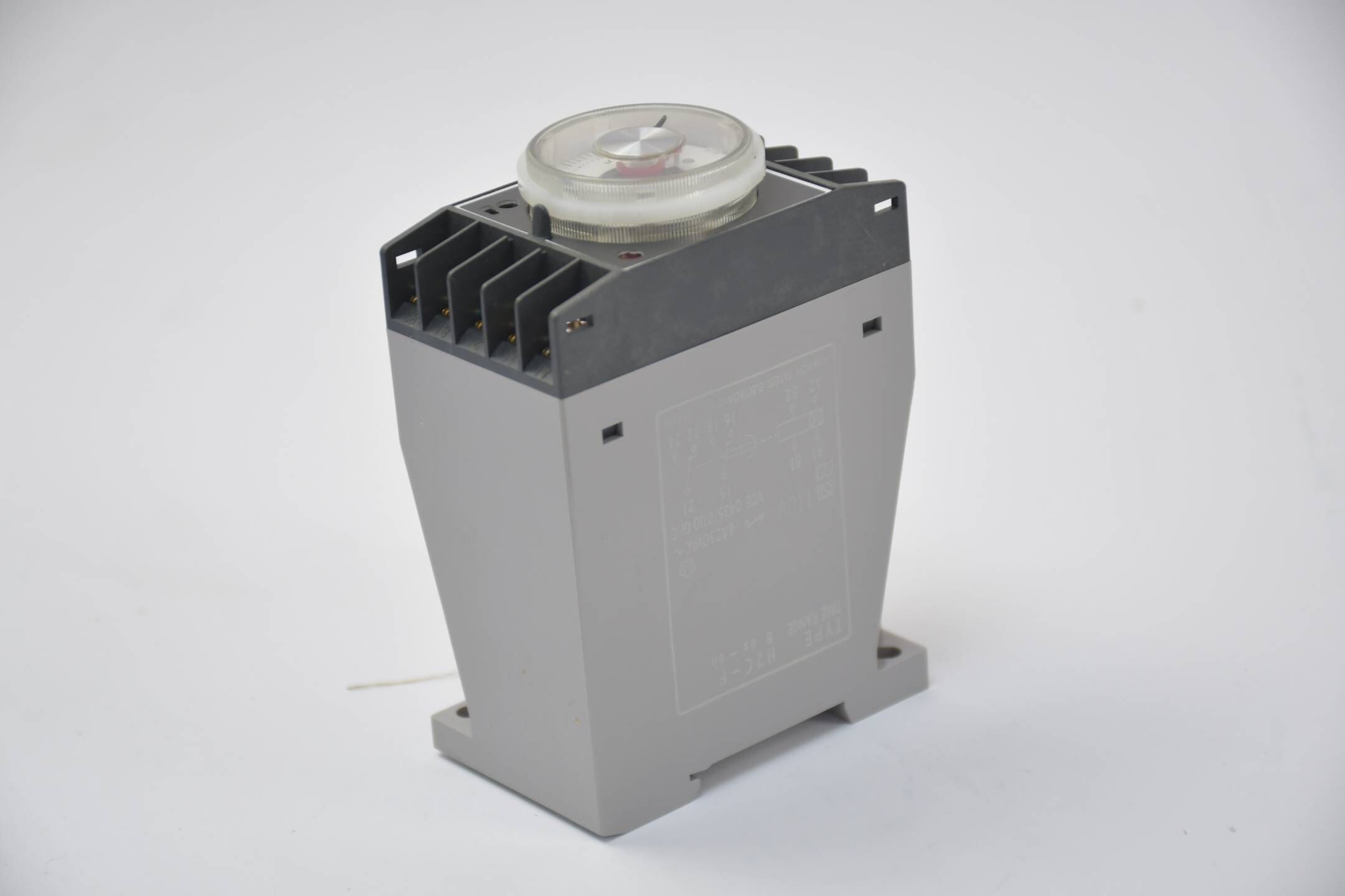 Omron Timer 6s-6h / 110VAC ( H2C-FB )