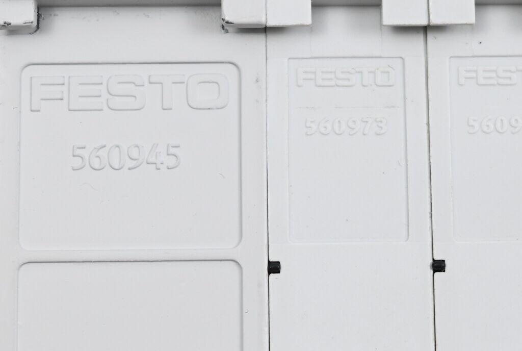 Festo Ventilinsel 569926 + 575667 + 560945 + 560973 + 570774 + 573718 + 573729