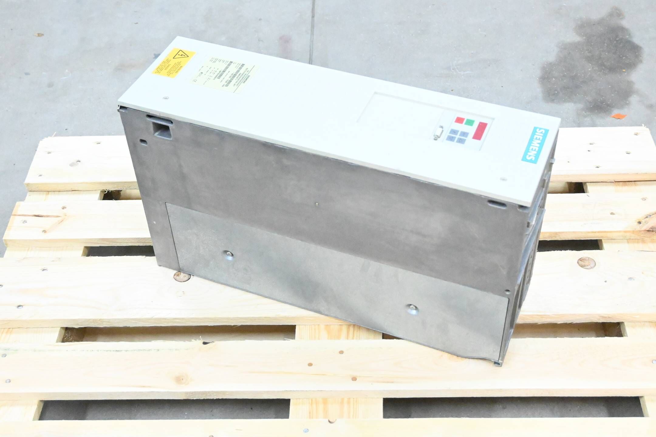 Siemens Ein-Rückspeiseeinheit 6SE7022-1EC85-1AA0 ( 6SE7 022-1EC85-1AA0 ) E.A2