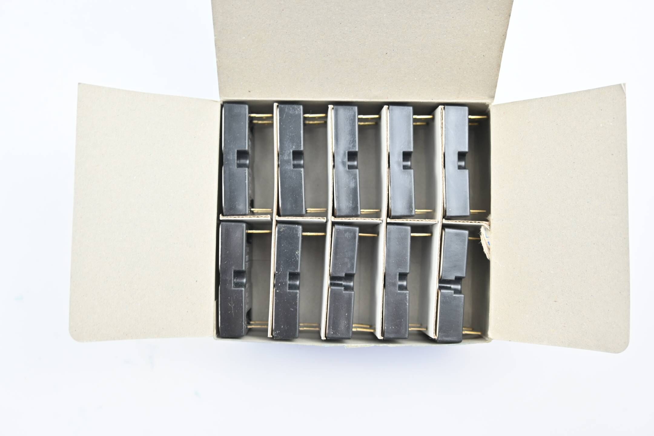 Omron 10 Stück Halbleiter Relais 24 VDC ( GN3E-220T )