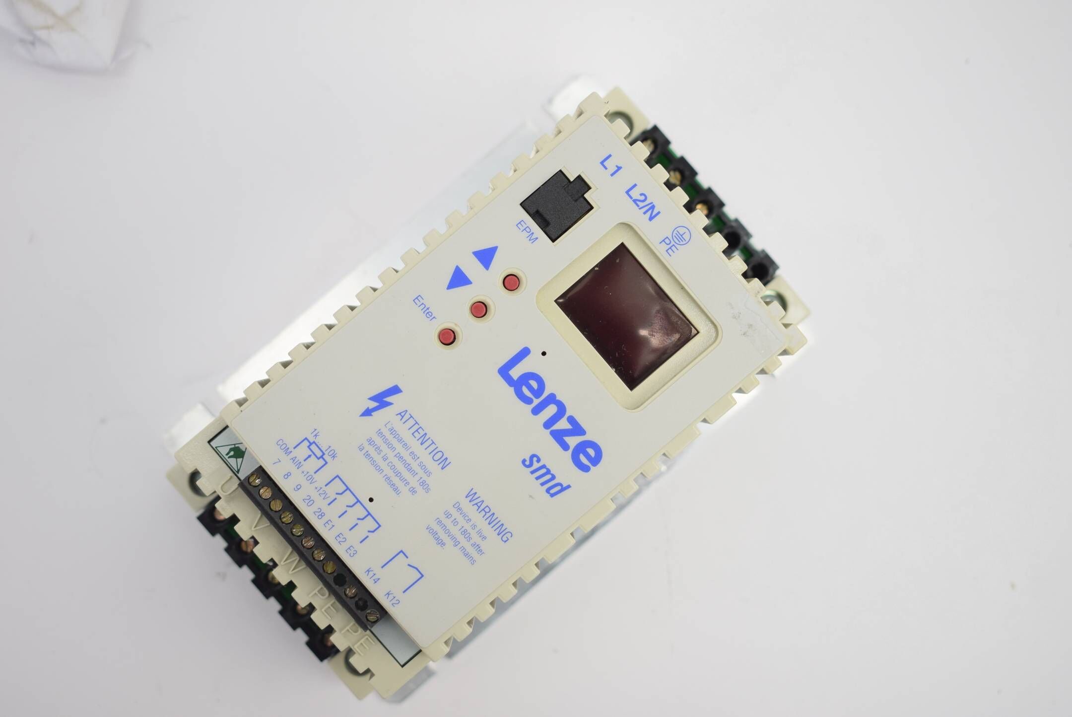 Lenze Inverter 8200 smd E82EB251X2B ( 00426405 )