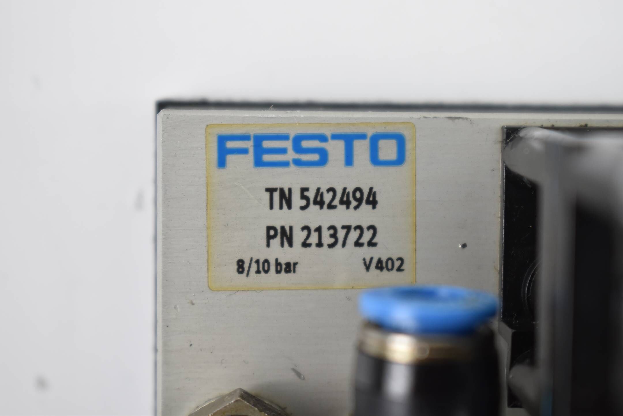 Festo 542494 + H-3,3-SA ( 13027 ) + Drucksensor 5DE1-D10-G2-R18-L-P2-M12