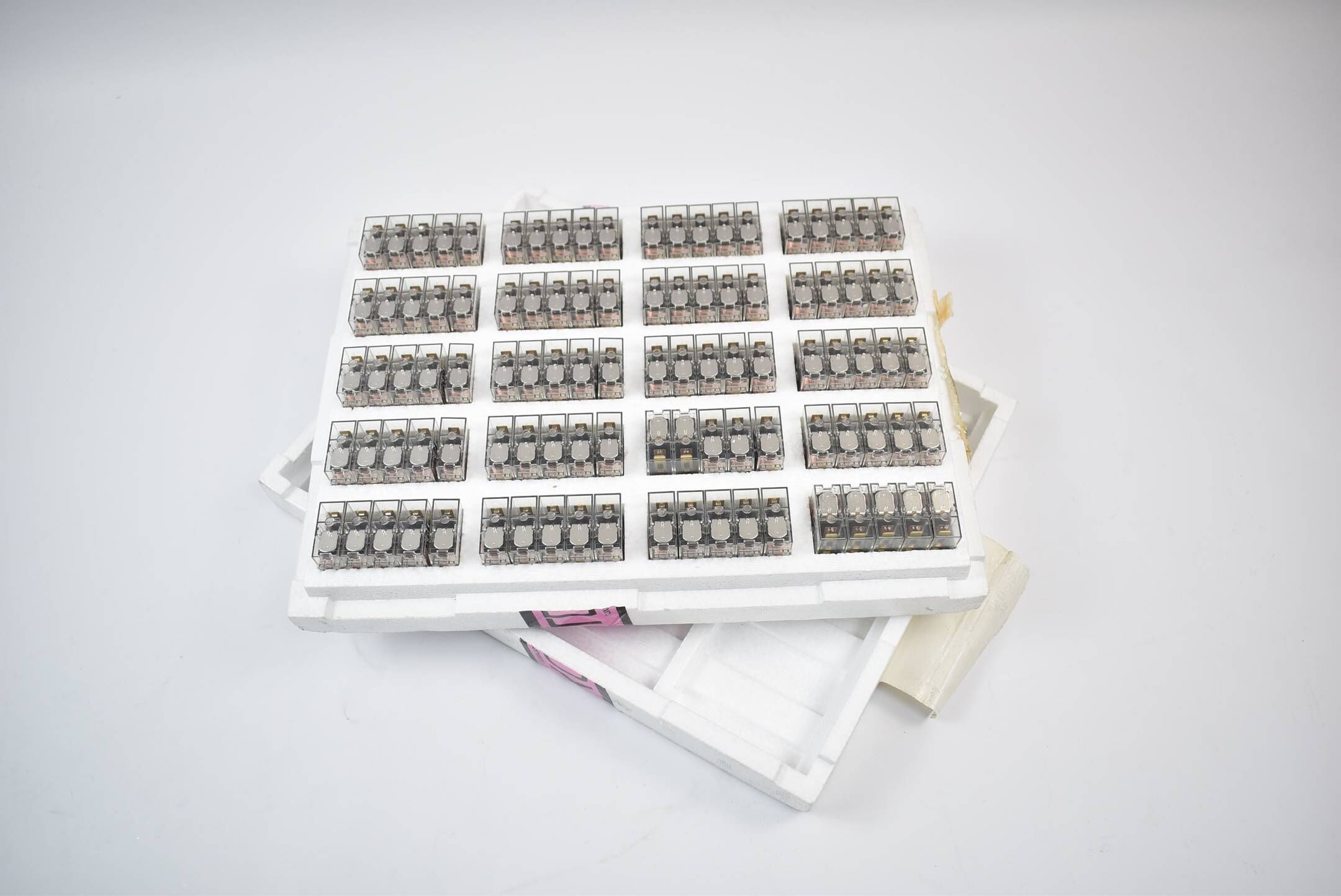 Omron 100 Stück Relay 24 VDC ( G2R-1A3-SN )